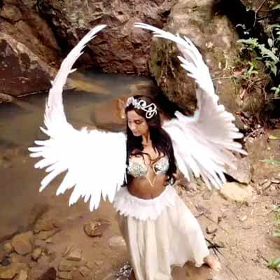 white-angel-dance-performance-for-hire-